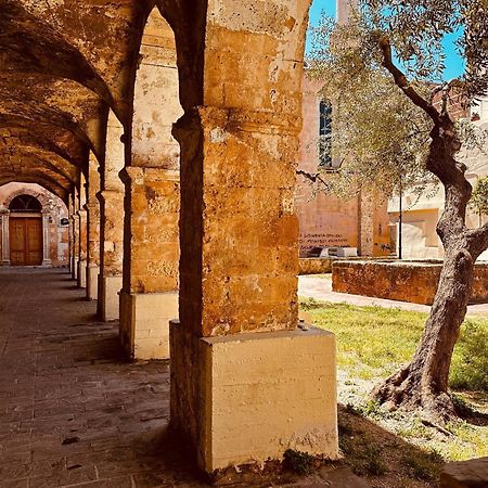 Roussos Place - Next To Splantzia Square - 2Bd 2Ba Chania  ภายนอก รูปภาพ