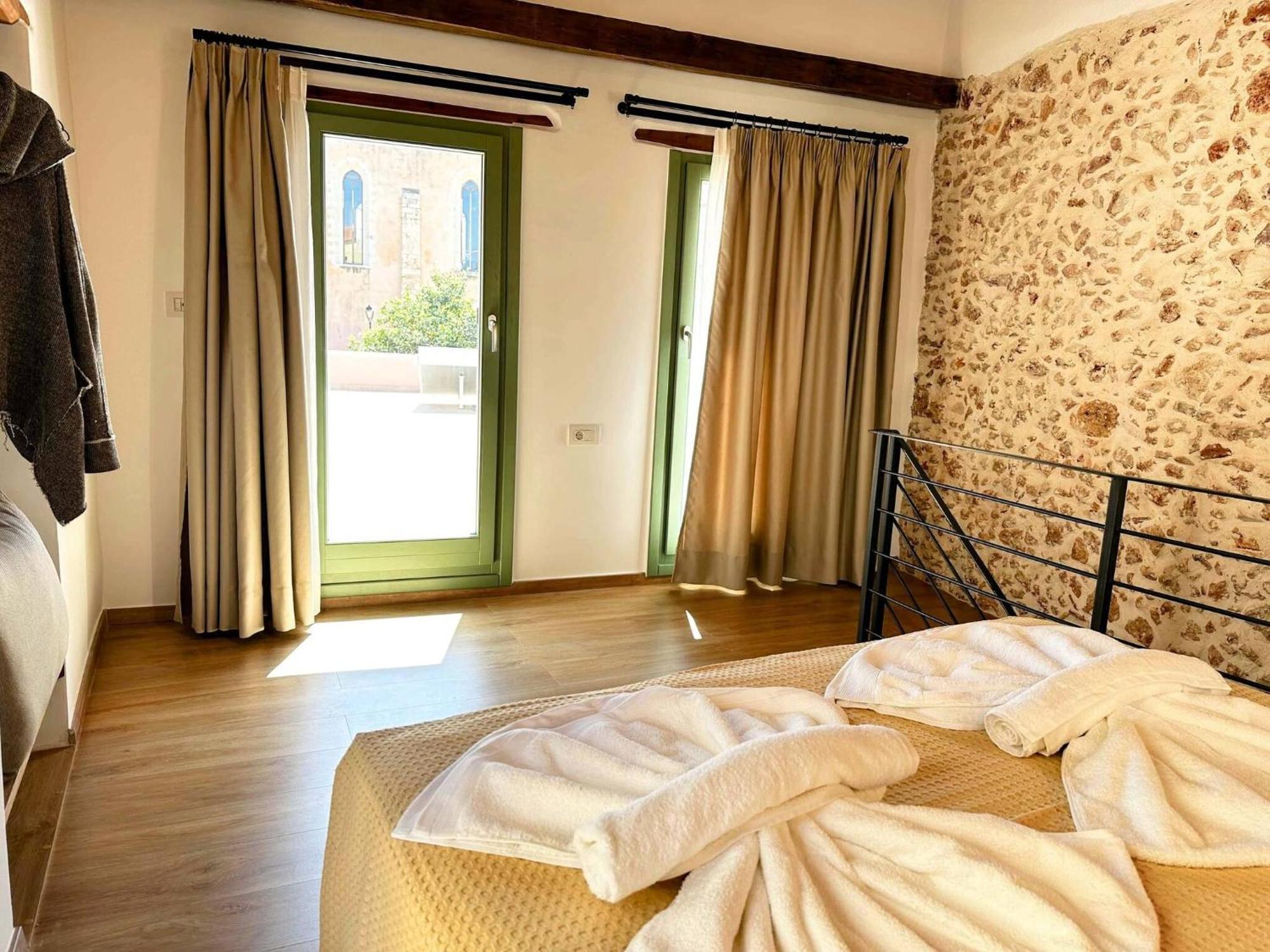 Roussos Place - Next To Splantzia Square - 2Bd 2Ba Chania  ภายนอก รูปภาพ