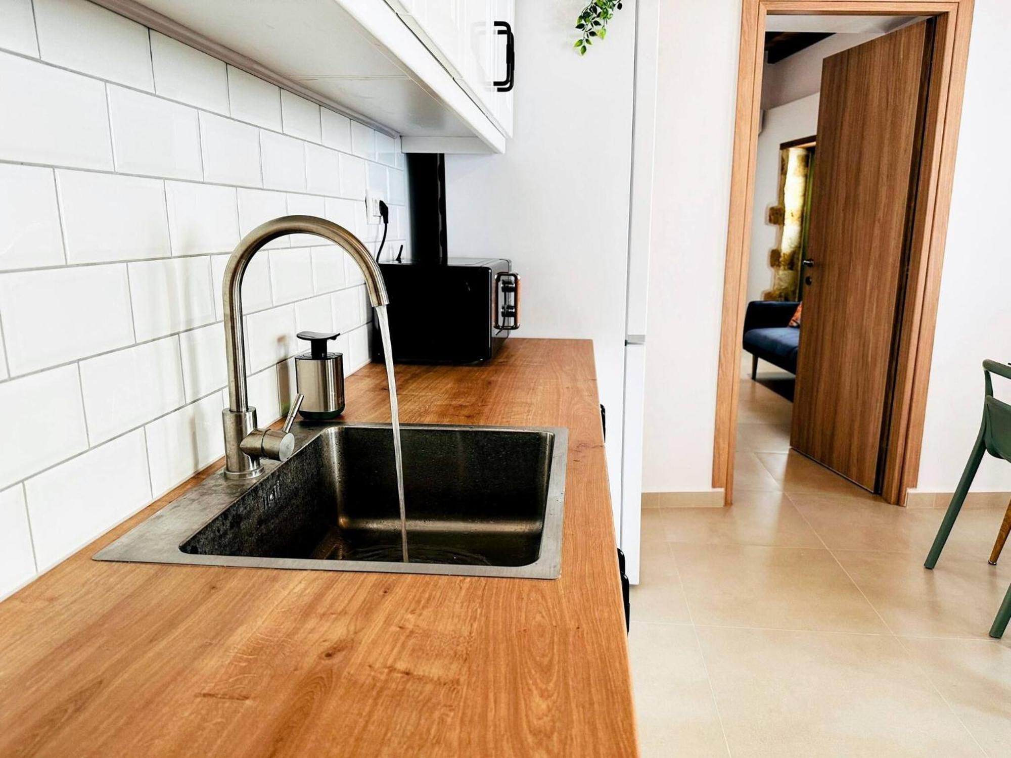 Roussos Place - Next To Splantzia Square - 2Bd 2Ba Chania  ภายนอก รูปภาพ