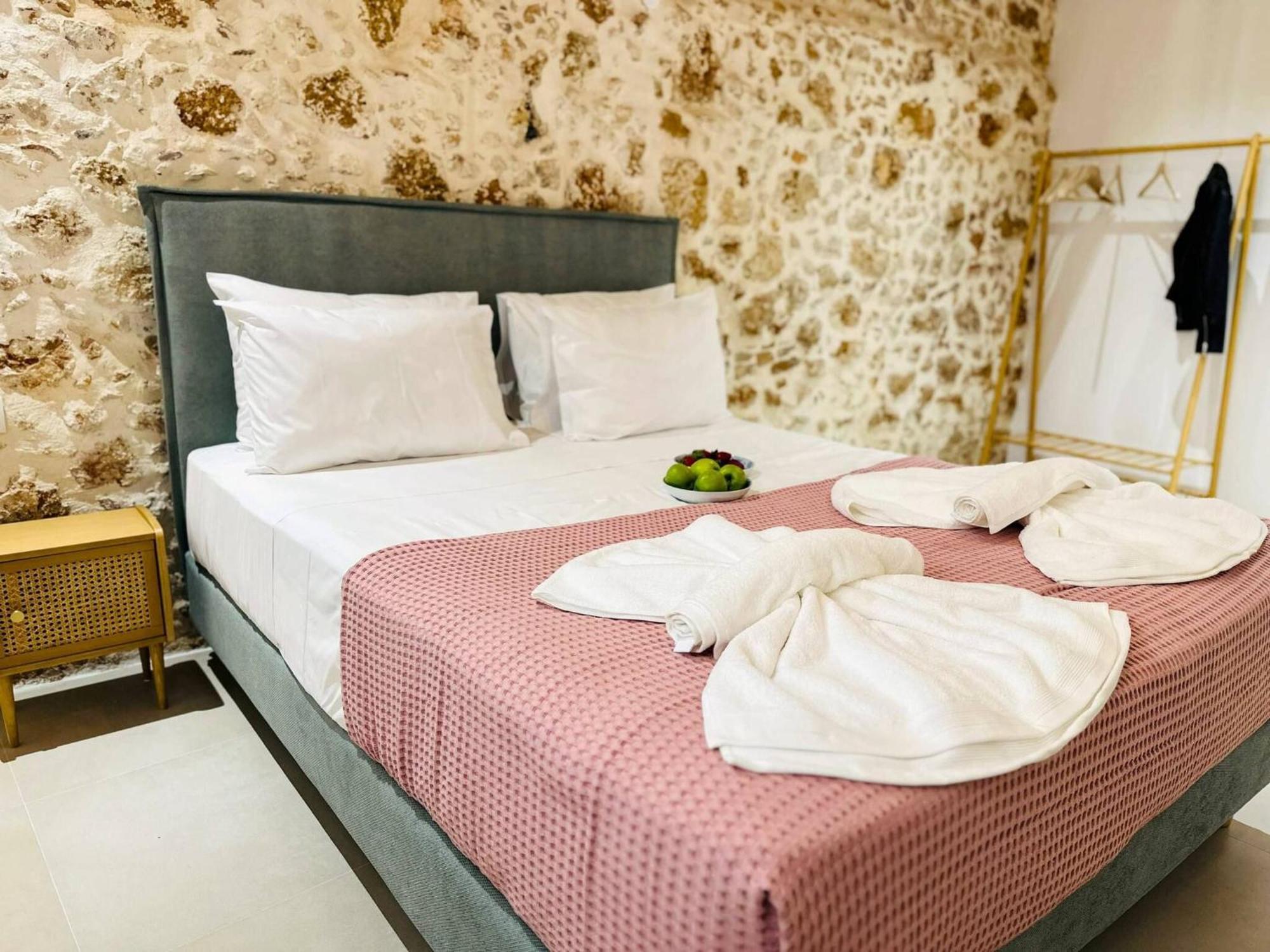 Roussos Place - Next To Splantzia Square - 2Bd 2Ba Chania  ภายนอก รูปภาพ